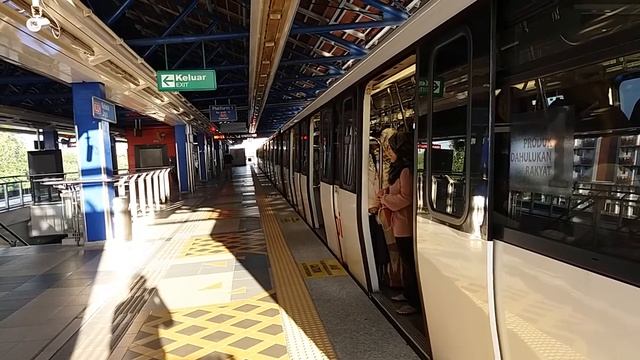 Kelana Jaya Line - Bombardier Innovia ART 200 at Kelana Jaya [66] смотреть онлайн