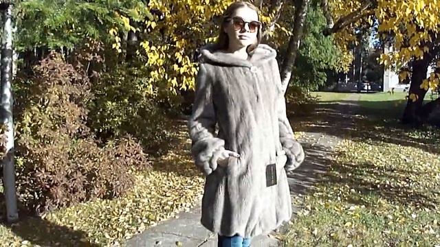 Fur coat mink Saga Royal Furs Italy platinum color, the new collection 2015/16 length of 90cm. смотреть онлайн