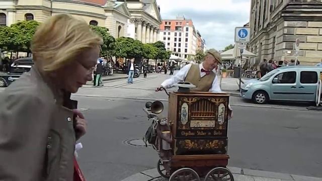 Берлинский шарманщик смотреть онлайн