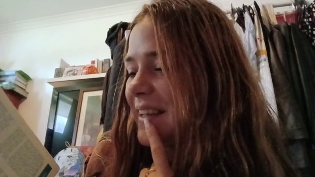 Lil Bee Found Books!! 🐝 ✨️ ⚠️MIND THE SPICE⚠️ #health #entertainment #nature #reading смотреть онлайн