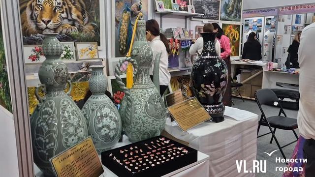 Выставка достижений народного хозяйства КНДР открылась во Владивостоке смотреть онлайн