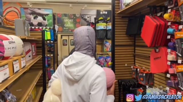FLIRTING With MILFS In The Mall😩😩 смотреть онлайн