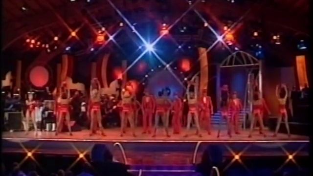 chorus line смотреть онлайн