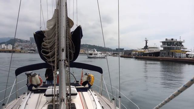 Einlaufen Eines Tankers In Genua