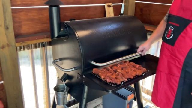 How to Make Burnt Ends with Chuck Roast on the Traeger смотреть онлайн
