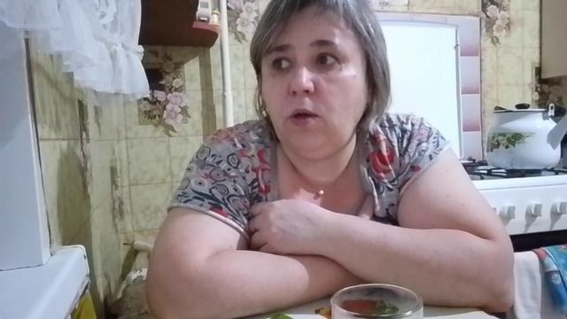 Возвращаюсь с дня рождения. За утренним кофе и о болячках, и обновками похвасталась. смотреть онлайн