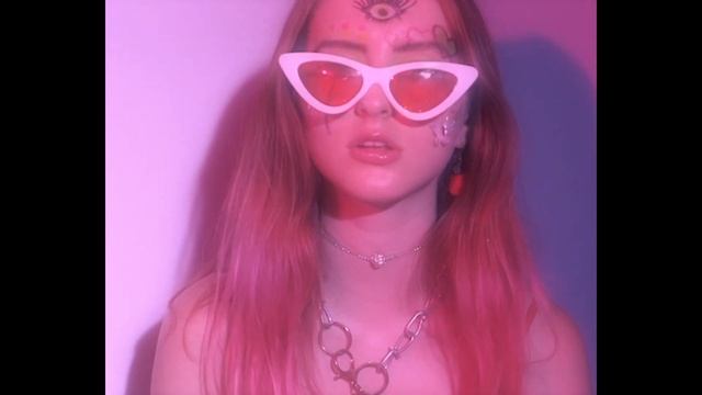 MIA GLADSTONE - LONELYASFCK смотреть онлайн