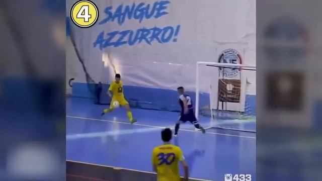 Лучший Фристайл, ФИНТЫ , ГОЛЫ ," ФУТЗАЛ"! смотреть онлайн