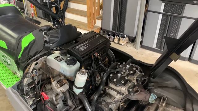 Arctic Cat ZL 600 Track Change - PART 1 смотреть онлайн