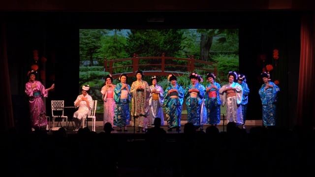 Three Little Maids & Braid the Raven Hair (Mikado clip) смотреть онлайн
