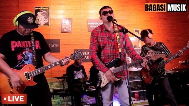 About a girl - Nirvana Cover by Viral Band ( Live Session ) смотреть онлайн