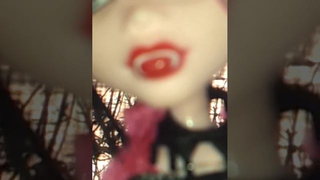 Draculaura frights camera action review смотреть онлайн