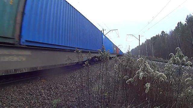 БМО. ВЛ11У-220А с контейнерным поездом едет по перегону Сандарово-Детково. смотреть онлайн