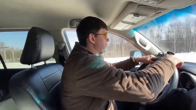 Кормление лошадей-Добываем воду лошадям/Жизнь в деревне смотреть онлайн