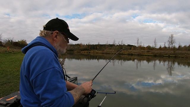 FEEDER FISHING WITH DOUBLE LEAM смотреть онлайн