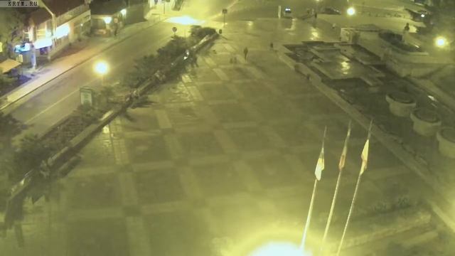 Вебкамера "Площадь Советская". Запись 03.07.2017 22:00:04 смотреть онлайн