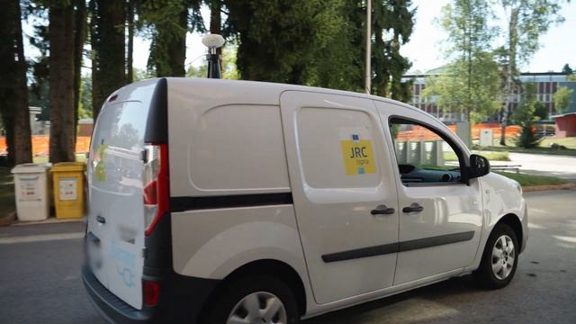 Sophie and global navigation satellite systems – The 'I' in Science #JRC #ScienceForPolicy смотреть онлайн