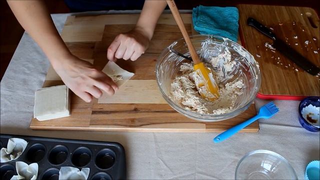 Appetizers: Crab Rangoon смотреть онлайн