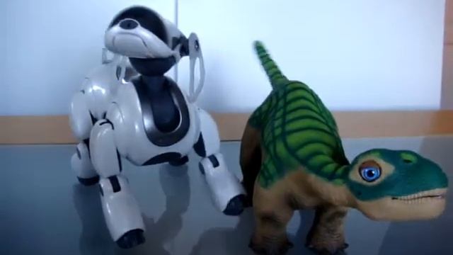 Aibo meets Pleo смотреть онлайн