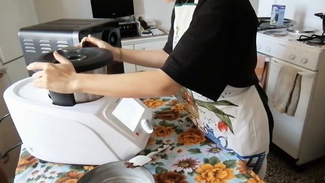 FRIGGITRICE AD ARIA - TORTA CIOCCOLATOSA ALL'ACQUA смотреть онлайн