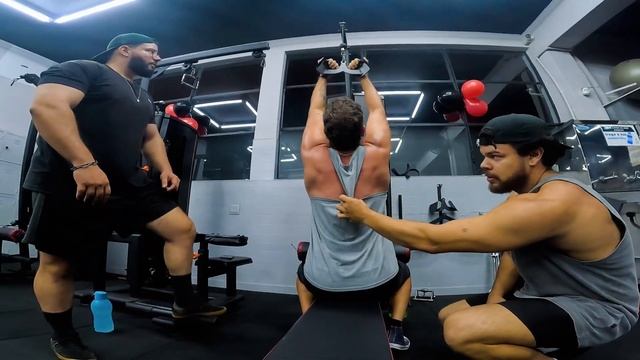 COMO FICAR LARGO ATRÁS (LÁ ELE KKKK), TREINÃO DE COSTAS DOS MENINOS SUPERPODEROSOS!!! смотреть онлайн