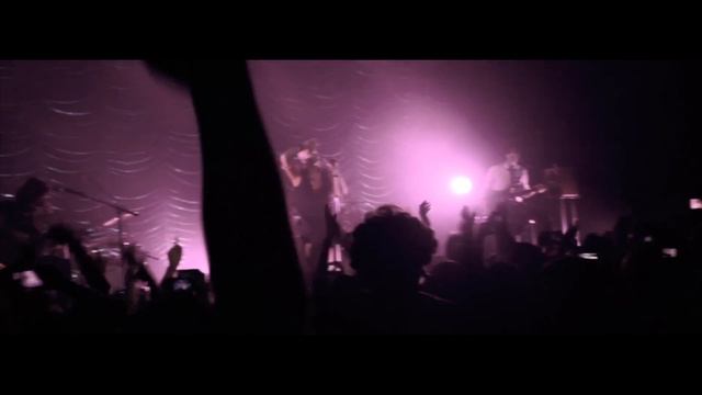 Il concerto dei Negrita al Palabam di Mantova per il "Teatri tour" смотреть онлайн