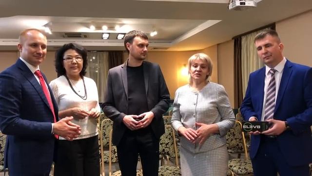 Bepic Машина времени и станок, печатающий деньги у вас дома Вы с нами Elev8! Acceler8! смотреть онлайн
