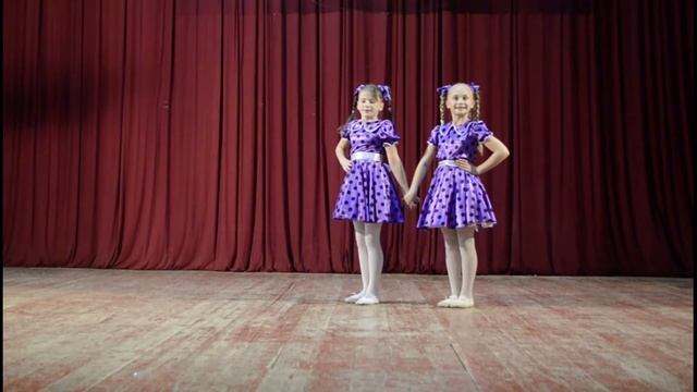 Танцевальный ансамбль "Восторг" - Подружки смотреть онлайн
