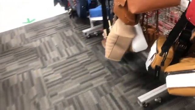 Lets Shop Burlington Coat Factory! Literally THOUSANDS Of Purses To Choose From! смотреть онлайн