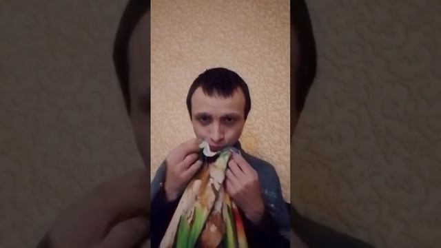 мукбанг-треугольник,эклер,халва,чай,йогурт смотреть онлайн