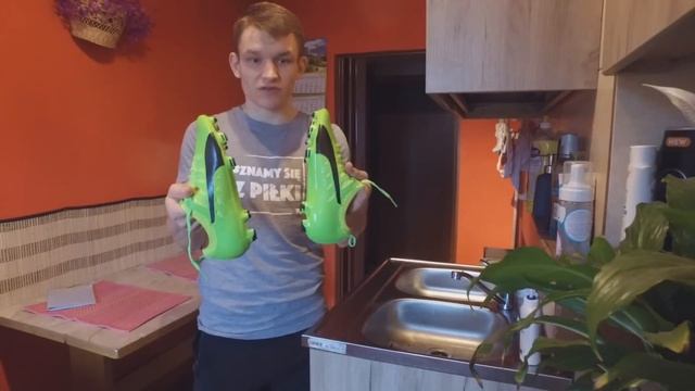 JAK DBAĆ O BUTY PIŁKARSKIE? смотреть онлайн