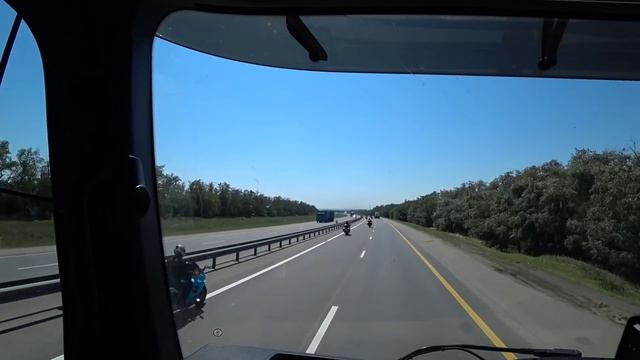 На пляже в рейсе смотреть онлайн