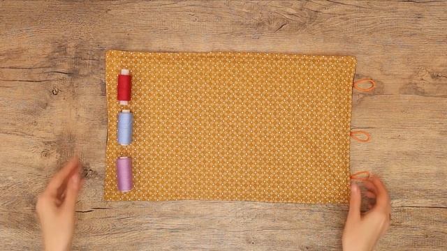 An excellent organizer for carefully laid coils with thread. смотреть онлайн