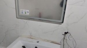 Как быстро повесить зеркало в ванной