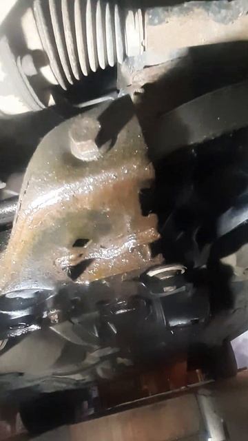 WV Polo. Трещина корпуса коробки. смотреть онлайн