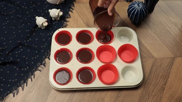 Kakaolu Cupcake Tarifi (Brownie Tadında) | Youtube'un En İyi Kakolu Cupcake'i 😍 | Binefis смотреть онлайн