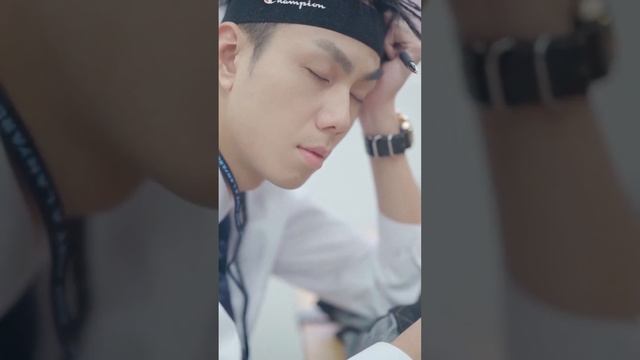 男神小五被绿茶抢走，月野暗中调查，竟无意中发现了绿茶的真实身份！【魔女月野】