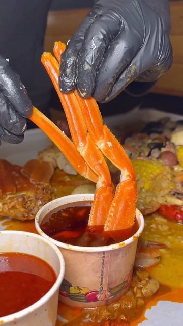 Best Seafood In Connecticut | Shaking Crab #seafood #shorts смотреть онлайн
