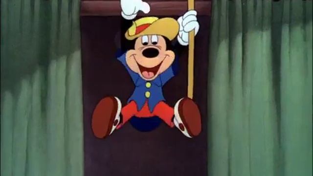 Mickey Hanging From Curtain Rod смотреть онлайн