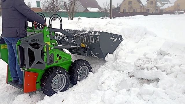 Эксплуатация погрузчика FRONTMEN впервые смотреть онлайн