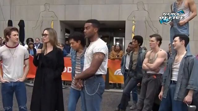 Angelina Jolie Daughter Vivienne 15 Is Seen In The Audience Of The Today Show And In The Audience смотреть онлайн