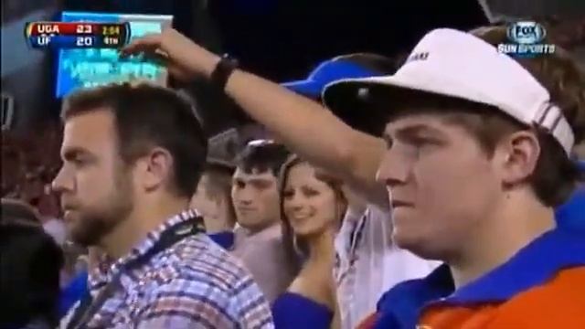 This Oblivious College Football Fan Got Pranked On Live TV смотреть онлайн