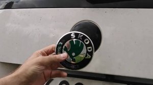 КАК НАДЕЖНО НАКЛЕИТЬ ЭМБЛЕМУ НА АВТОМОБИЛЬ