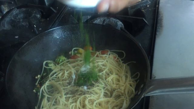 Pasta spagathi olio aglio смотреть онлайн