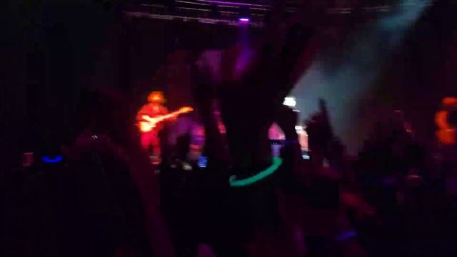 One ok rock - Neon / Vandalize Milano ❤️ смотреть онлайн
