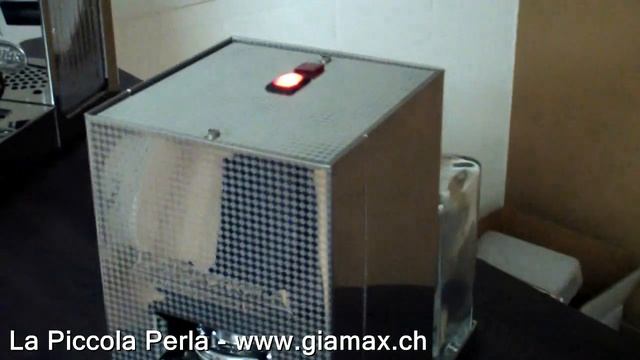 Kaffeemaschine La Piccola Piccola Perla Kaffeepads GiaMax Caffè смотреть онлайн