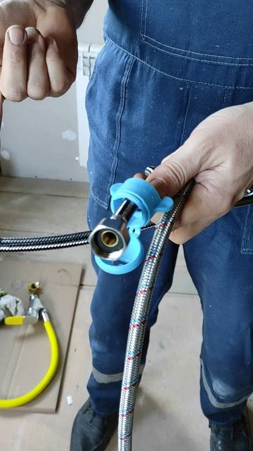 Приспособление для закрутки гаек, на гибком шланге только мешает, я с ним разобрался... смотреть онлайн