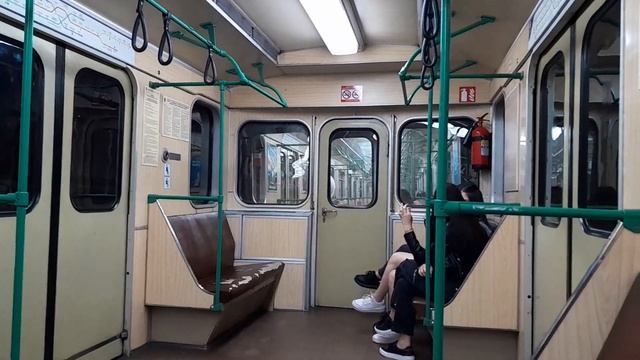 {Video} Metrovagonmash 81-717.4 to Slivnica смотреть онлайн