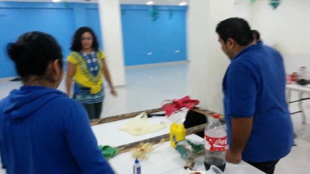 Organizandonos para la cena de navidad смотреть онлайн