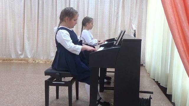 Е. Соловьева "Две мышки". Исп. Середина Кира, Сидоренко Даша. смотреть онлайн